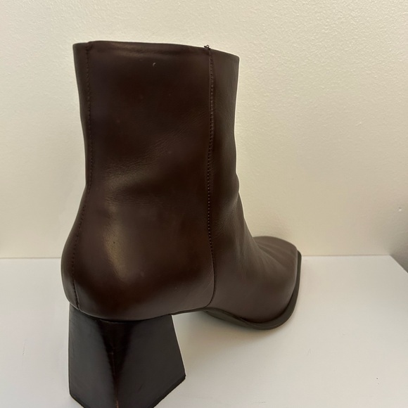 GB Holy-Grail Cognac Leather Block Heel Booties
Women’s size 10, width medium - Picture 8 of 14